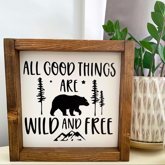 9.5”x9.5” Wood sign with frame Wild & Free - Picture 1 of 4